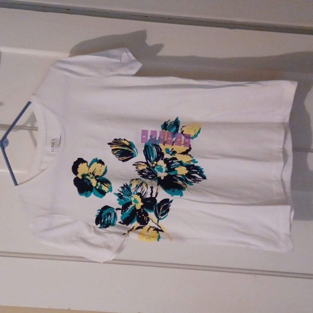 Women's tee shirt